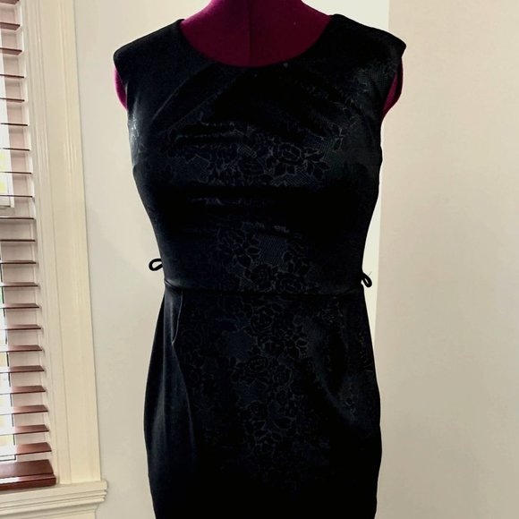 Mystic Black Flowery Dress - Picture 3 of 7